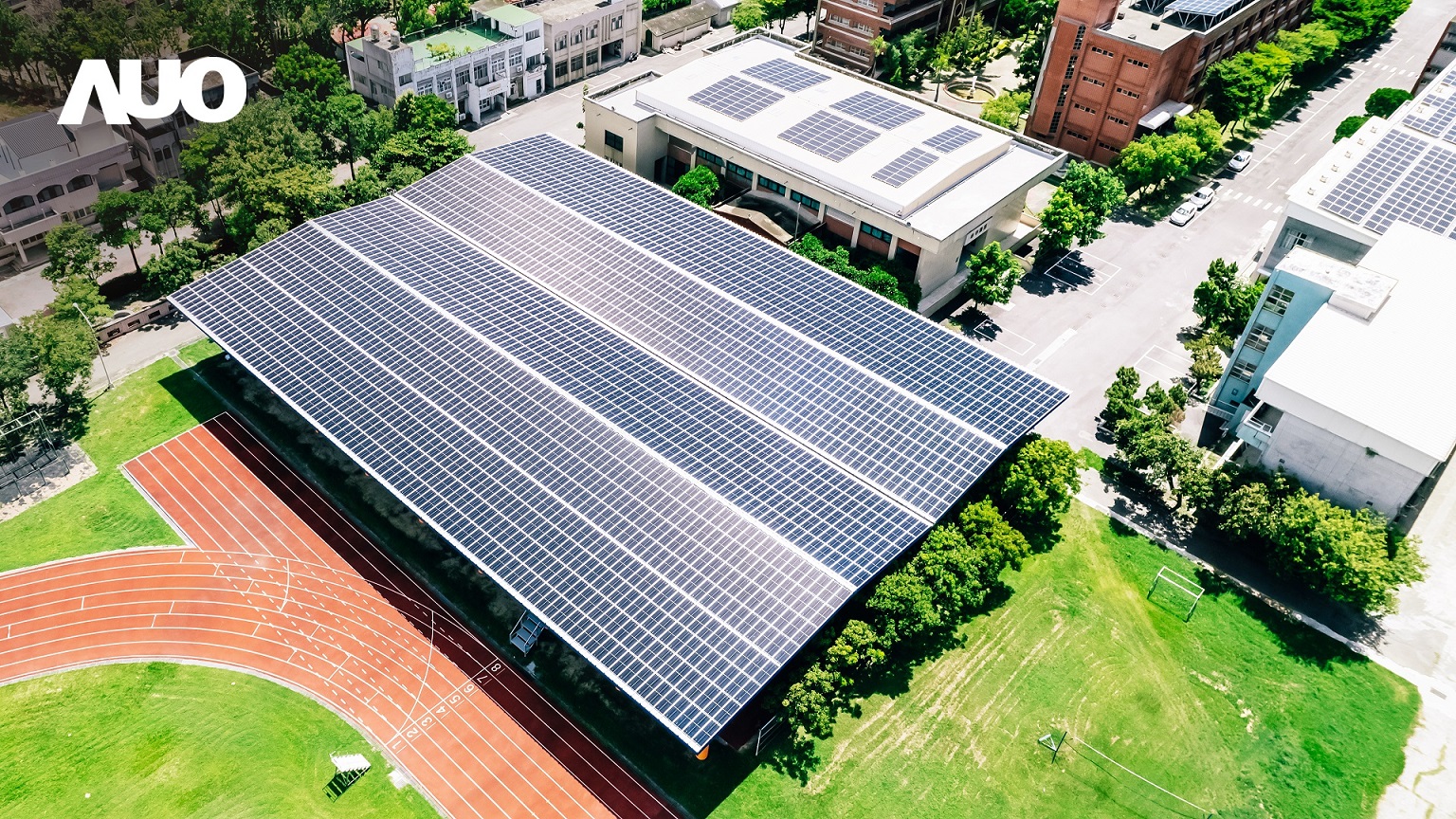 彩神vllSunSteel光電整合型浪板具備快速安裝、輕量化優(yōu)勢，可提升15%發(fā)電效能，通過國際IEC與臺灣VPC認證安全、防漏、耐候標準